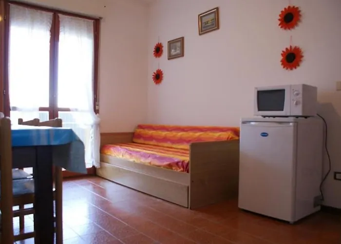 Relax And Chill By The Pool-beahost