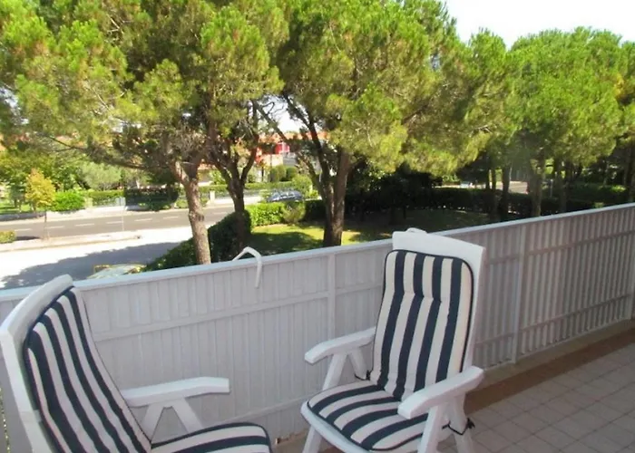 Apartment Relax And Chill By The Pool-beahost