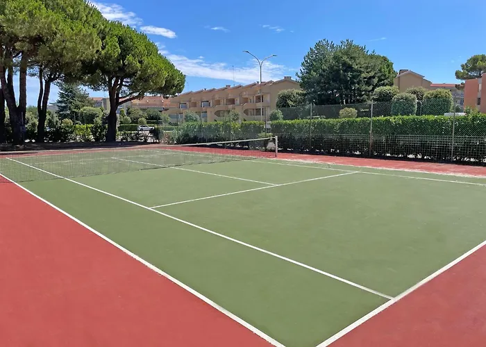 Relax And Chill By The Pool-beahost Lägenhet